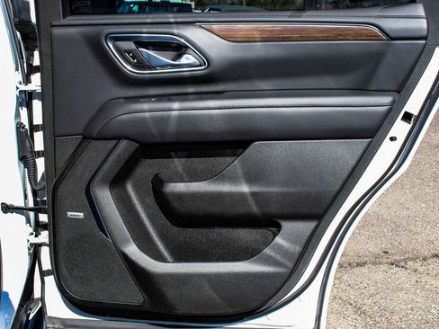 Used 2023 Chevrolet Tahoe High Country AWD/4WD image 12