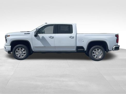 New 2026 Chevrolet Silverado 3500 High Country w/ High Country Premium Package AWD/4WD image 6