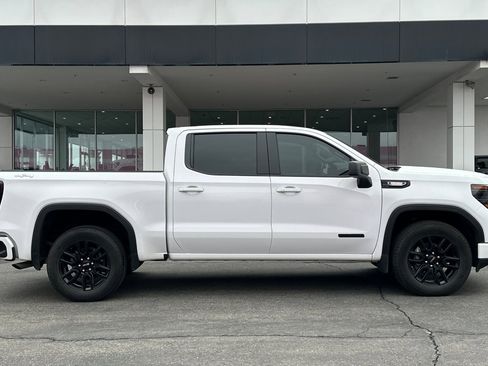 Used 2023 GMC Sierra 1500 Elevation image 3