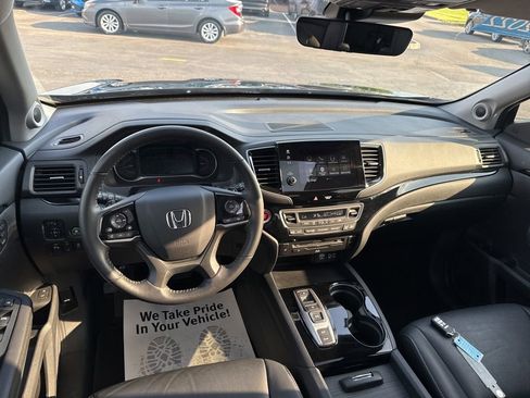 Certified 2022 Honda Pilot Touring image 36