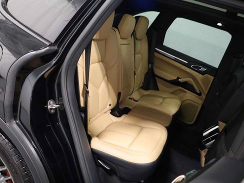 Used 2016 Porsche Cayenne S AWD/4WD image 37