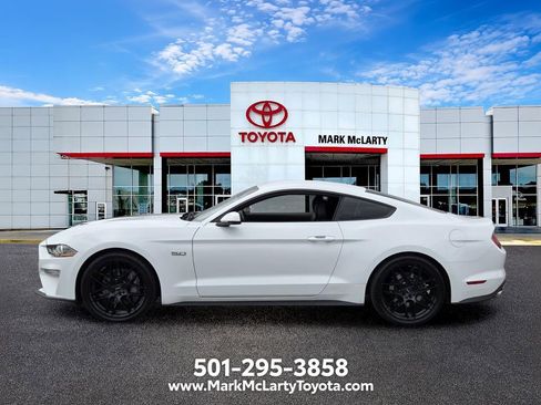 Used 2022 Ford Mustang GT Premium w/ Equipment Group 401A RWD image 2