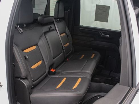 Used 2024 GMC Sierra 2500 AT4 w/ AT4 Preferred Package AWD/4WD image 17