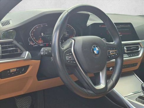 Used 2022 BMW 330i Sedan w/ Convenience Package RWD image 3