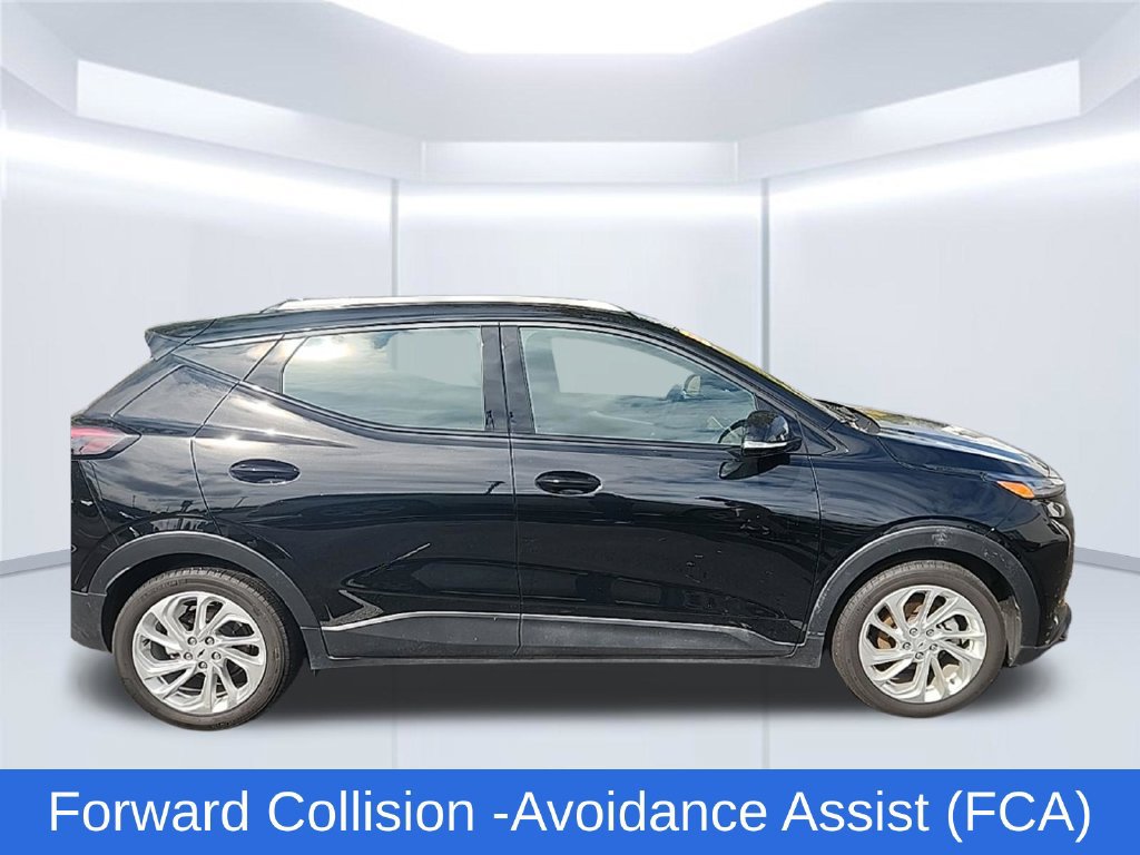 Used 2023 Chevrolet Bolt EUV LT FWD image 2