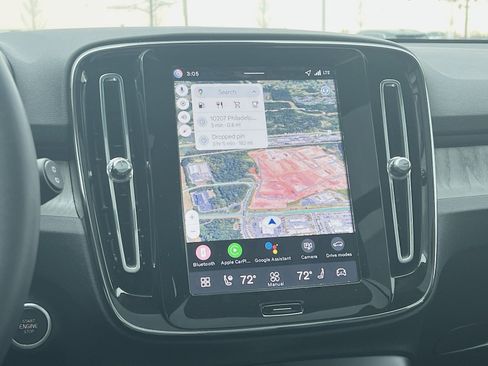 New 2026 Volvo XC40 B5 Plus w/ Protection Package Premier image 20