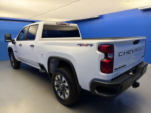 Used 2024 Chevrolet Silverado 2500 Custom w/ Custom Value Package AWD/4WD image 5