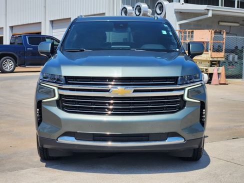 Used 2024 Chevrolet Tahoe LT RWD image 2