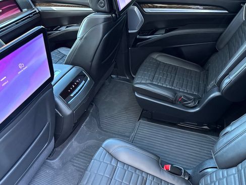 Used 2025 Cadillac Escalade Sport Platinum w/ LPO, Floor Liner Package AWD/4WD image 13