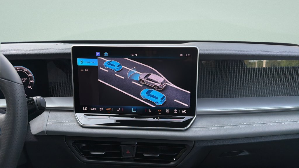 New 2026 Volkswagen Tiguan SE R-Line FWD image 12