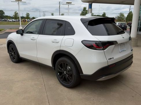 New 2027 Honda HR-V Sport image 3