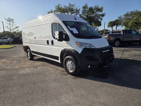 Used 2025 RAM ProMaster 2500 w/ Convenience Group FWD image 2