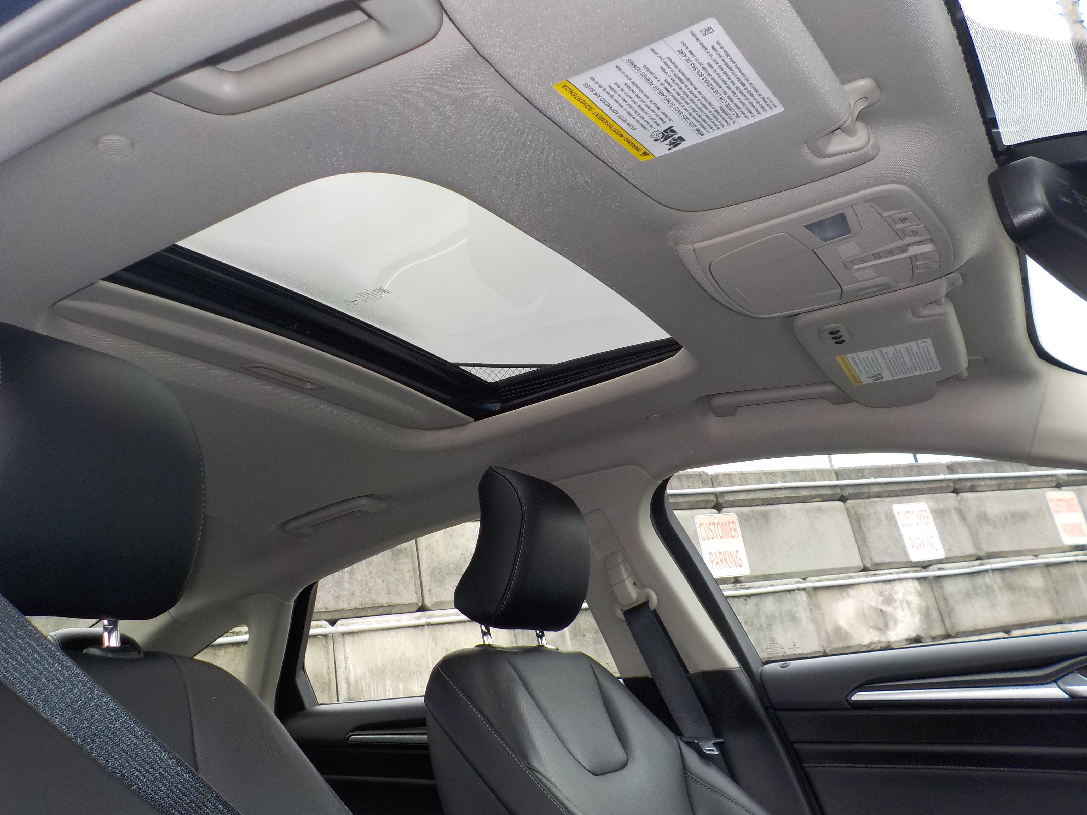 Used 2019 Ford Fusion Energi Titanium FWD image 27