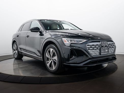 Certified 2024 Audi Q8 e-tron Premium Plus w/ Premium Plus Package AWD/4WD image 2