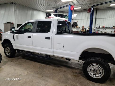 Used 2019 Ford F250 XL w/ Power Equipment Group image 5
