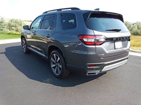 Certified 2025 Honda Pilot Elite image 5