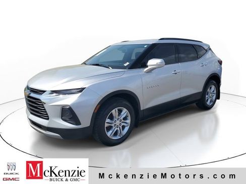Used 2021 Chevrolet Blazer LT image 2