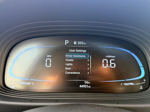 Used 2025 Hyundai Venue SEL FWD image 21