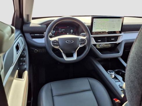 New 2026 Ford Explorer Active w/ Active Comfort Package AWD/4WD image 9