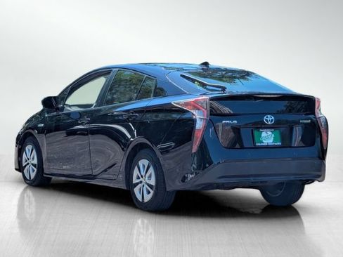 Used 2017 Toyota Prius Two w/ Prius Two Safety Plus Package FWD image 6