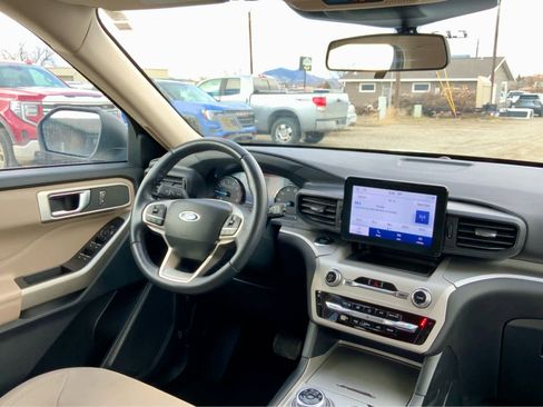 Used 2022 Ford Explorer XLT AWD/4WD image 37