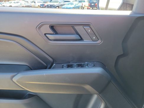 Used 2025 Chevrolet Colorado W/T w/ WT Custom Package RWD image 17