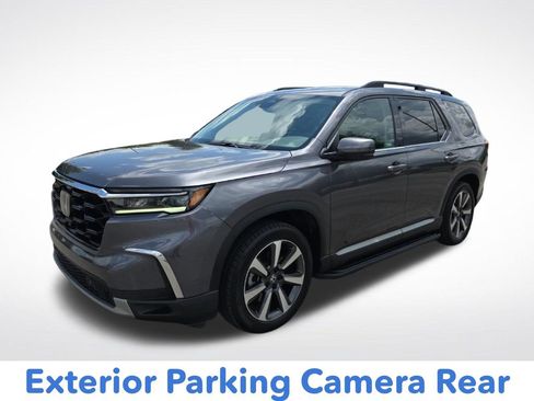 Used 2024 Honda Pilot Touring image 9