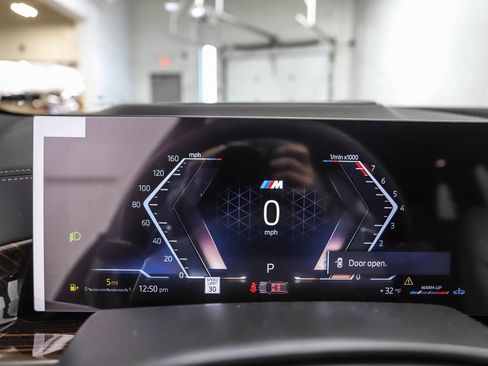 New 2026 BMW X5 xDrive40i w/ M Sport Package image 14