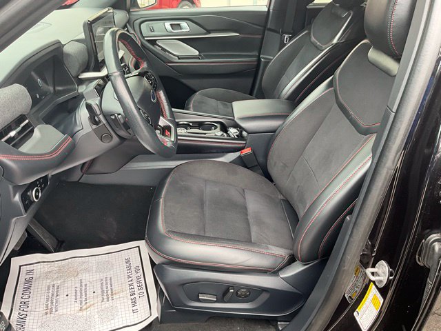 Used 2025 Ford Explorer ST AWD/4WD image 4