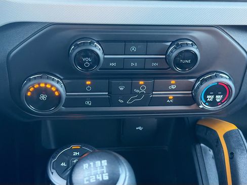 Used 2021 Ford Bronco Badlands AWD/4WD image 32