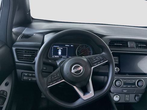 Used 2025 Nissan Leaf S FWD image 17