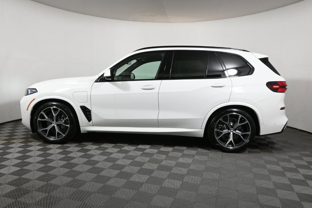 Used 2026 BMW X5 xDrive50e w/ M Sport Package AWD/4WD image 2