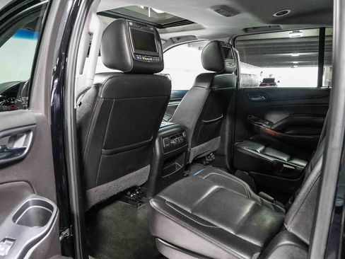 Used 2018 Chevrolet Suburban Premier RWD image 19