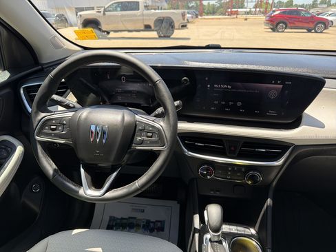 Used 2024 Buick Encore GX Preferred FWD image 11