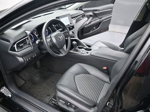 Used 2023 Toyota Camry SE FWD image 6