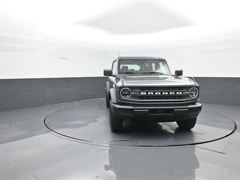 New 2025 Ford Bronco 4-Door image 2