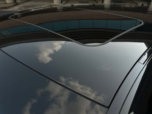 Used 2015 Porsche Panamera 4S image 12