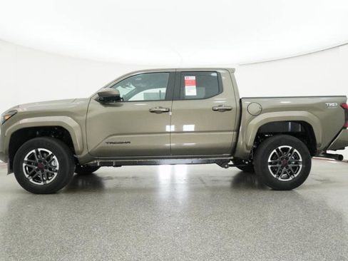 Used 2025 Toyota Tacoma TRD Sport image 22