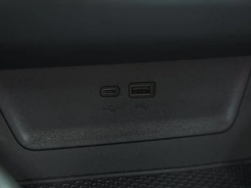 Used 2026 Chevrolet Equinox LT FWD image 21