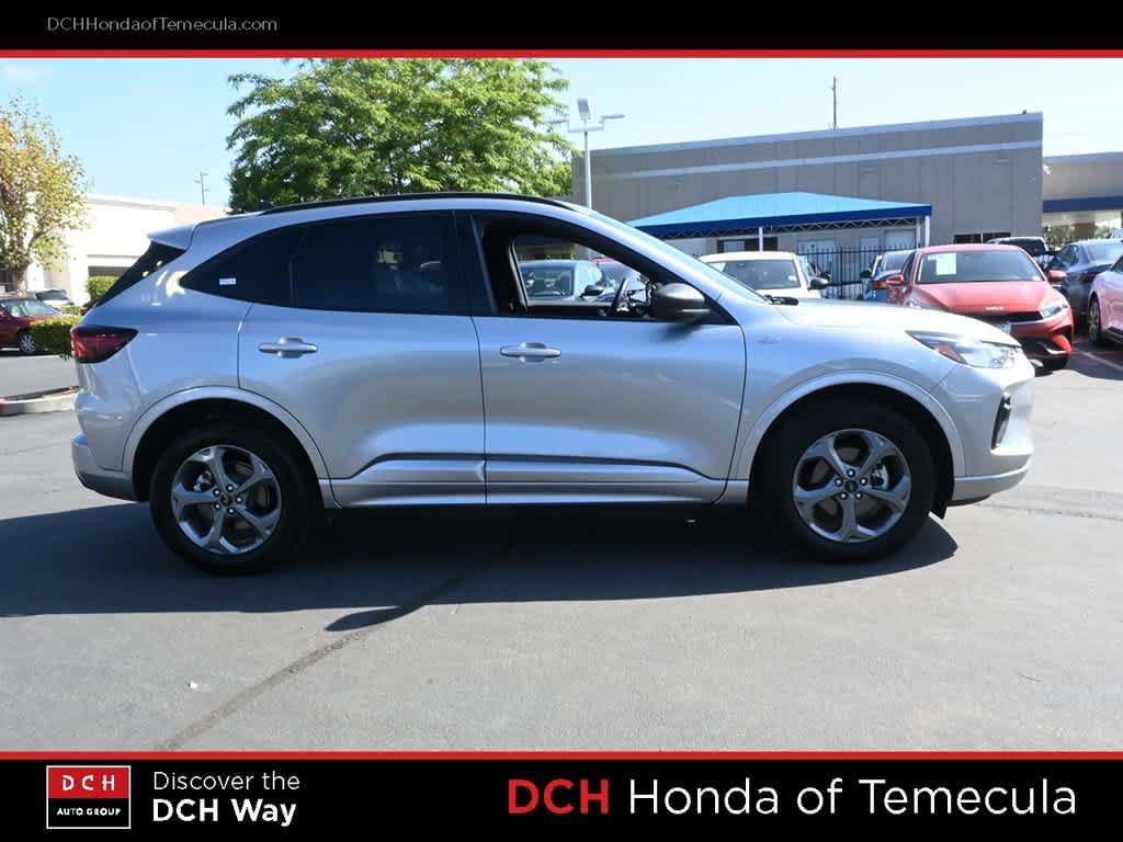Used 2024 Ford Escape ST-Line w/ Tech Pack #1 AWD/4WD image 5