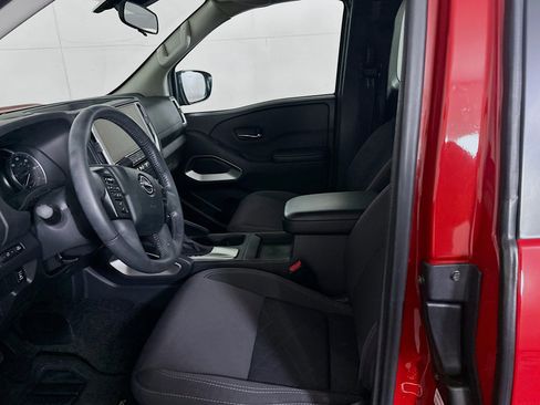 Used 2025 Nissan Frontier SV w/ SV Convenience Package image 13
