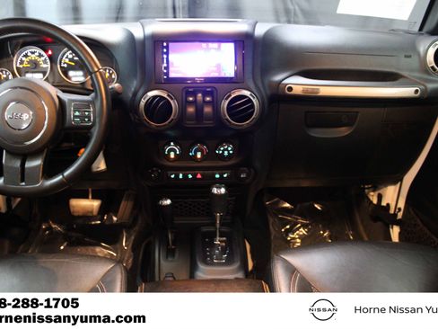 Used 2017 Jeep Wrangler Sahara AWD/4WD image 11