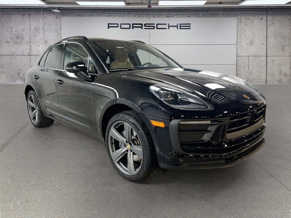 Certified 2026 Porsche Macan AWD/4WD image 7