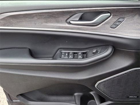 Used 2024 Jeep Grand Cherokee Limited 4xe image 12