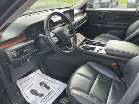 Used 2023 Lincoln Aviator Reserve image 9