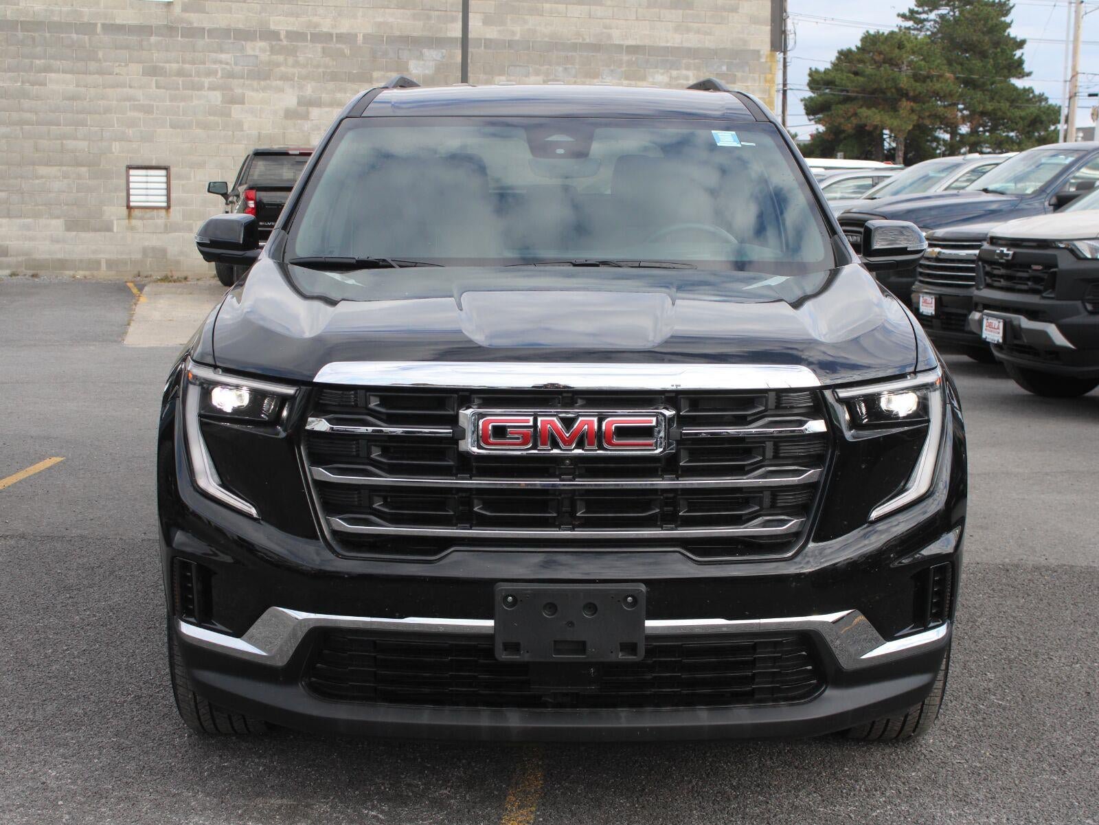 Certified 2026 GMC Acadia Elevation AWD/4WD image 2