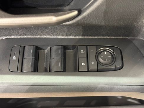 Certified 2025 Toyota Tacoma TRD Off-Road image 15