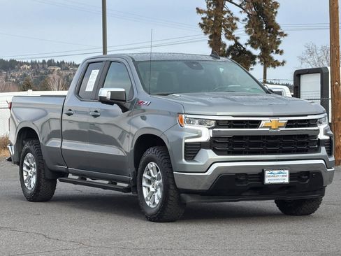 Used 2023 Chevrolet Silverado 1500 LT w/ Z71 Off-Road Package image 9
