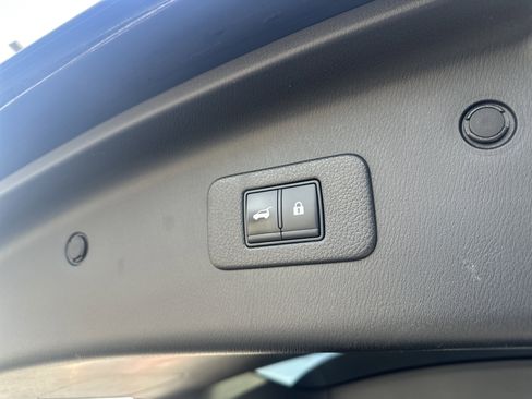 Used 2021 Nissan Armada SL w/ Midnight Edition Package image 25