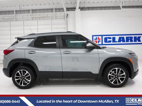 Used 2026 Chevrolet TrailBlazer LT w/ LT Cold Weather Package image 4